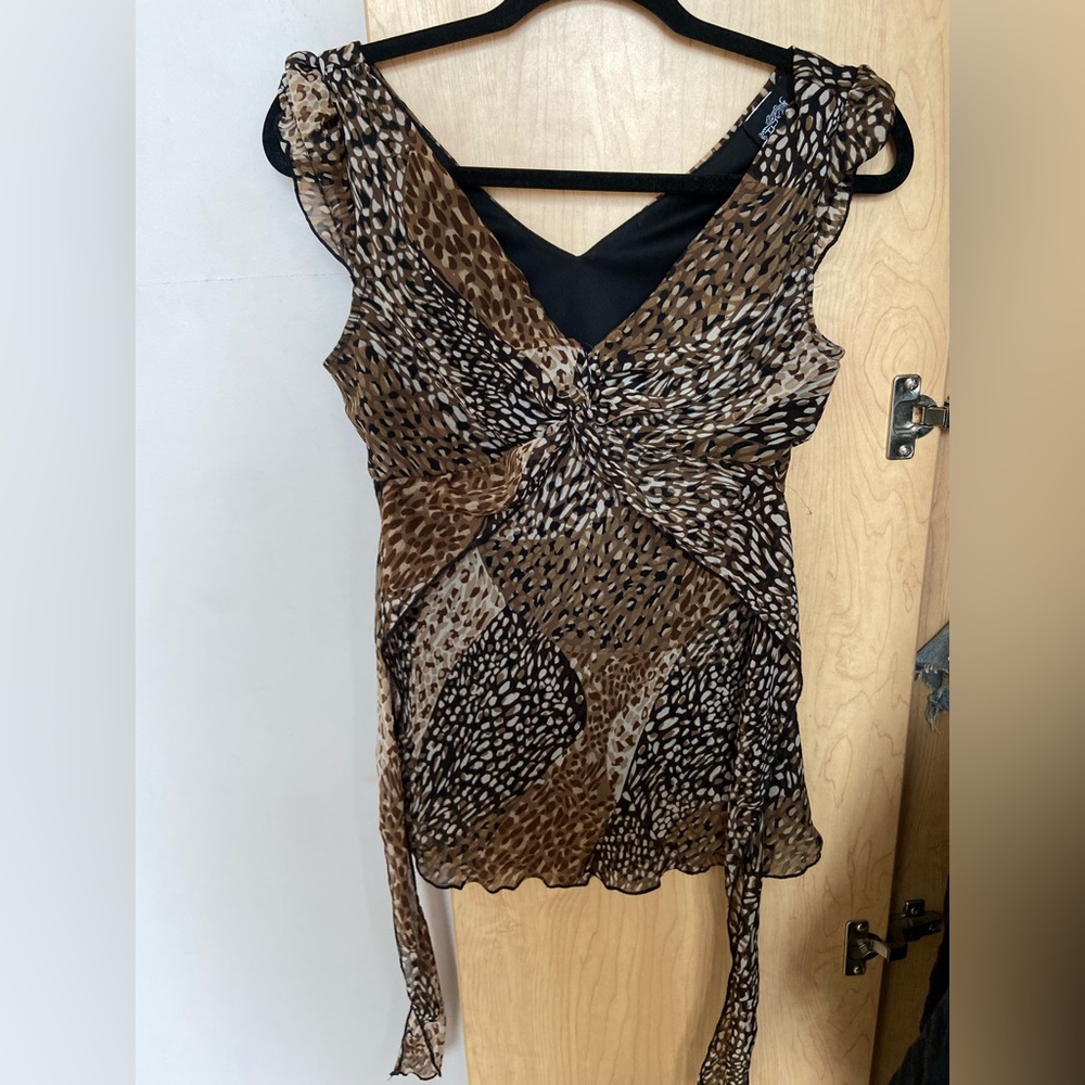 Cute Leopard Going Out Top